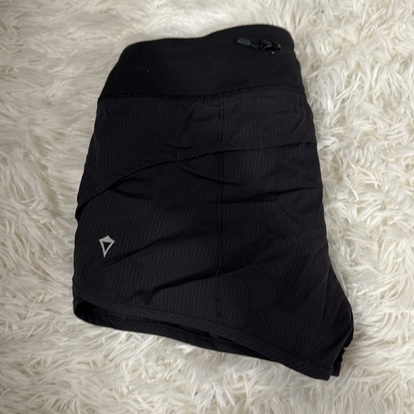 Ivivva shorts - Picture 2 of 3